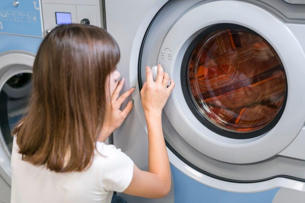 Quanto uma máquina de lavar gasta de água por ciclo: guia