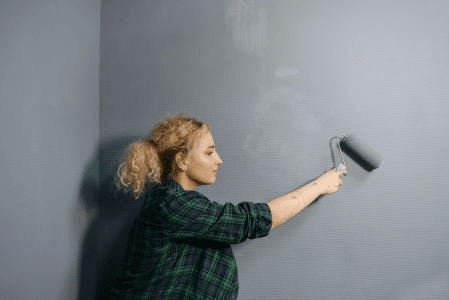 Teste de cor físico x digital: por que a cor da tinta muda na parede de casa?